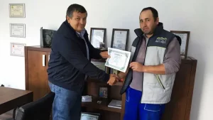 Handling diploma to the first Rotarex structures assembler